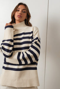 NAVY CREAM STRIPED KNIT SWEATER