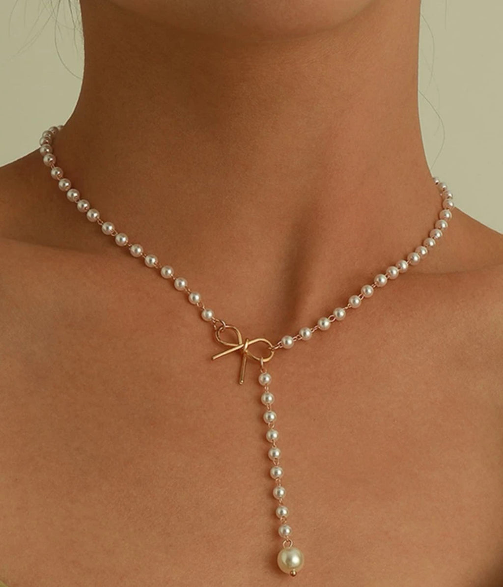 Pearl/Bow Necklace