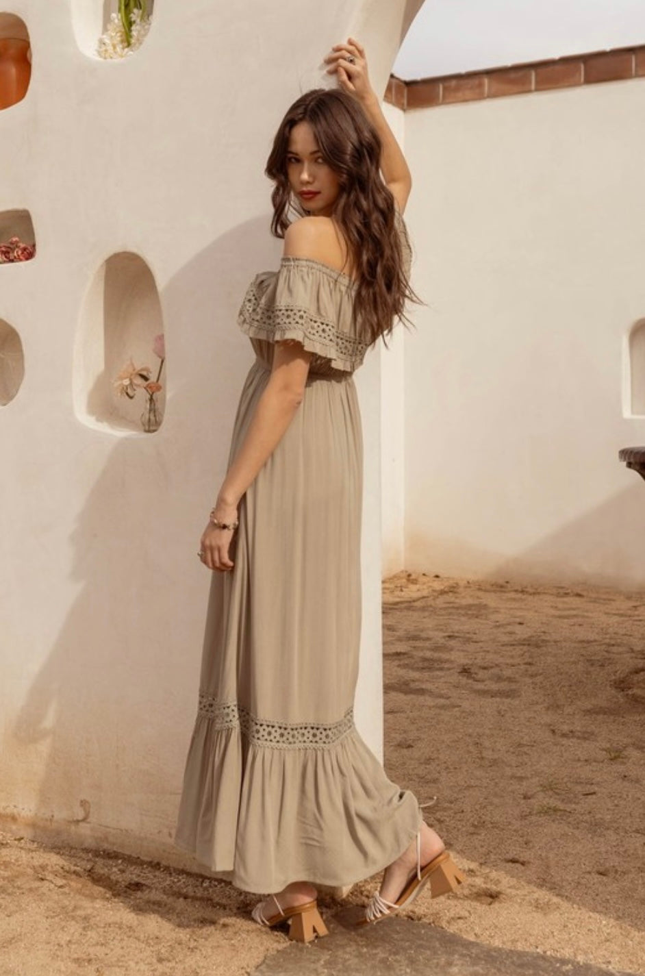 OFF-SHOULDER MIDI DRESS