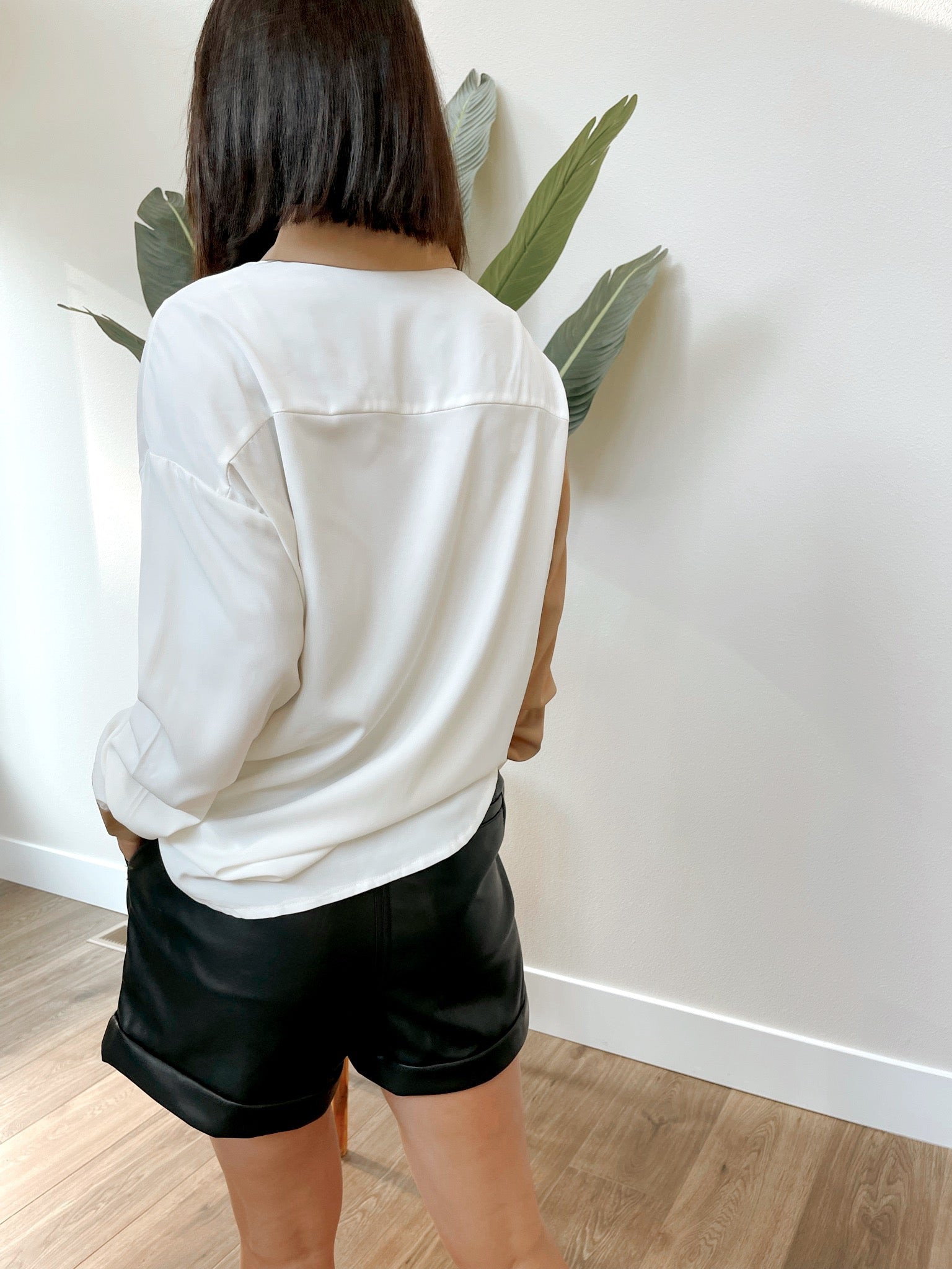 Vanesa Two Tone Color Woven Blouse
