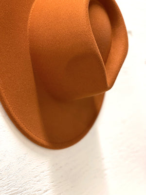 WIDE RUST PANAMA HAT